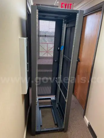 EMC2 T-RACK1 SERVER RACK 40U
