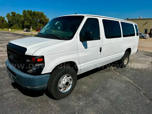 2011 Ford E-350 XL Super Duty Cargo Van