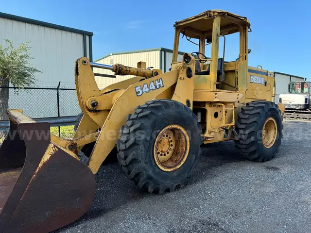 John Deere 544H Loader