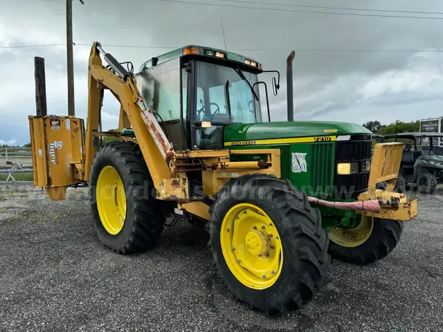 2002 John Deere 7210 Tractor