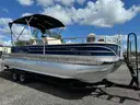 2017 SunTracker 22 XP3 Tritoon