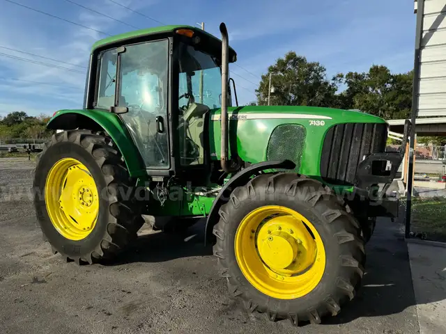2011 John Deere 7130 4x4