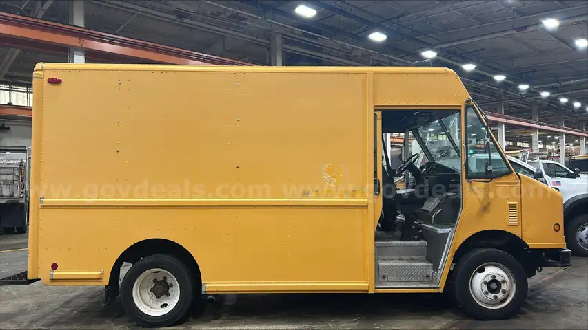2003 Freightliner MT45 Chassis