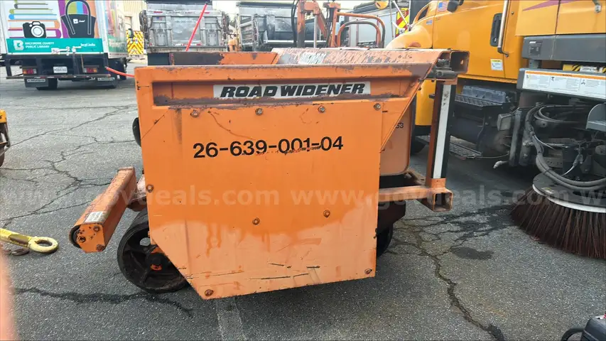 Widener Shoulder