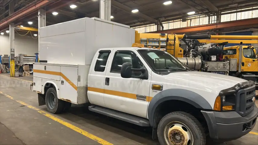 2007 Ford Utility Truck