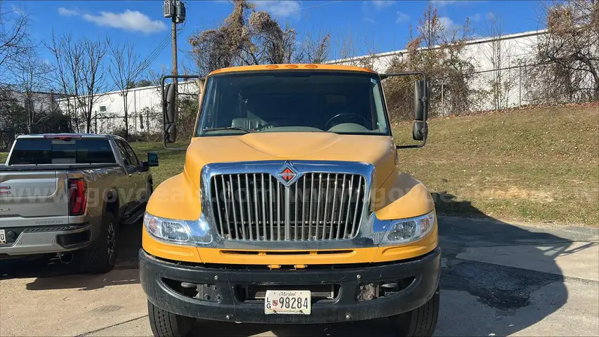 2014 International DuraStar 4300 Trash-Packer Truck