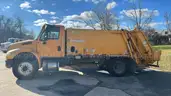 2014 International DuraStar 4300 Trash-Packer Truck