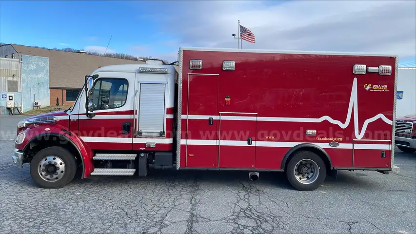 2017 Freightliner M2 106