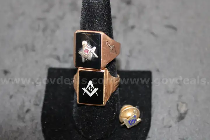 Lot of (5) Jewerly Items