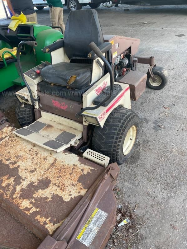 Grasshopper Mower 928D GovDeals