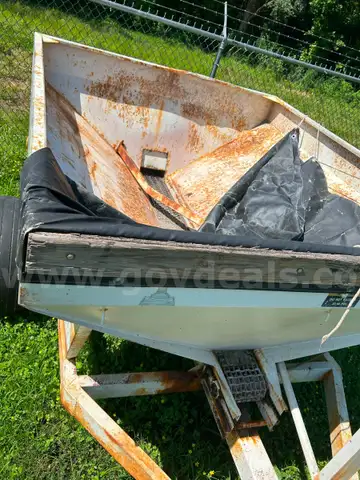 Unknown Brand Fertilizer Spreader
