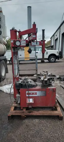 Coats tire machine
