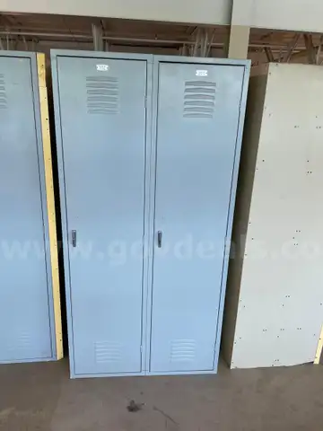 Set of 2 lockers