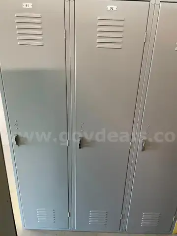 Set of 4 lockers