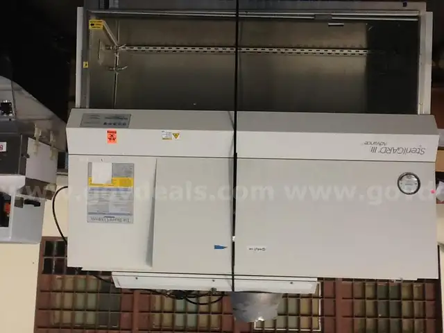 BAKER SG603 STERILGARD III ADVANCE BIOSAFETY CABINET