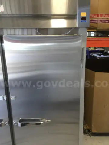 MCCALL DT4-4045 RFRIGERATOR AND FREEZER