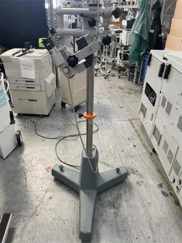 ZEISS OPMI 1 SURGICAL MICROSCOPE