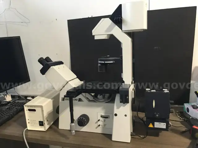 LEICA DMIRB INVERTED FLOURESCENT MICROSCOPE CARL LEIS LIGHT SOURCE FOR PARTS