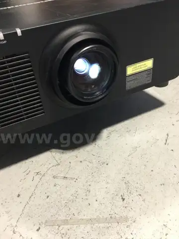 PANASONIC DLP PROJECTOR