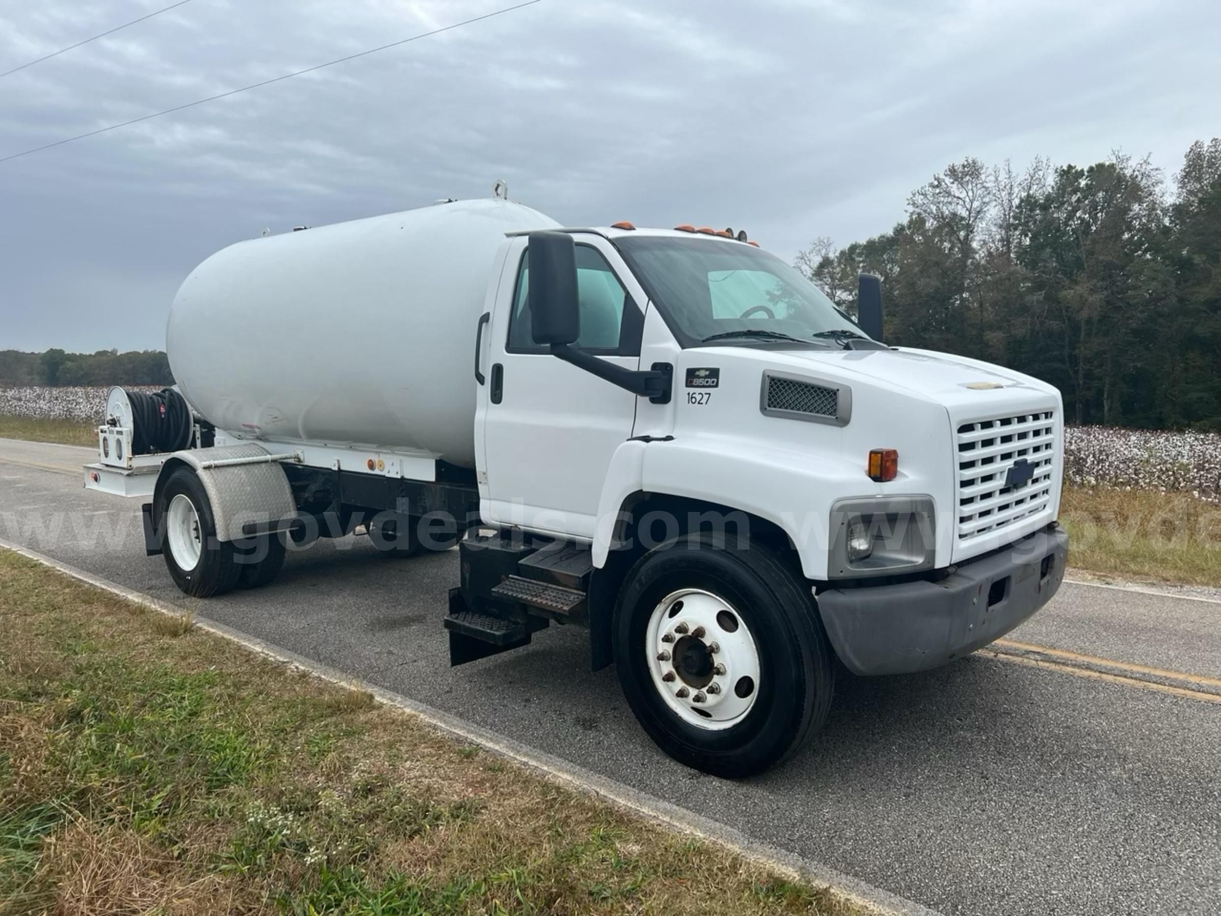 Photo of a 2003 Chevrolet C8500 