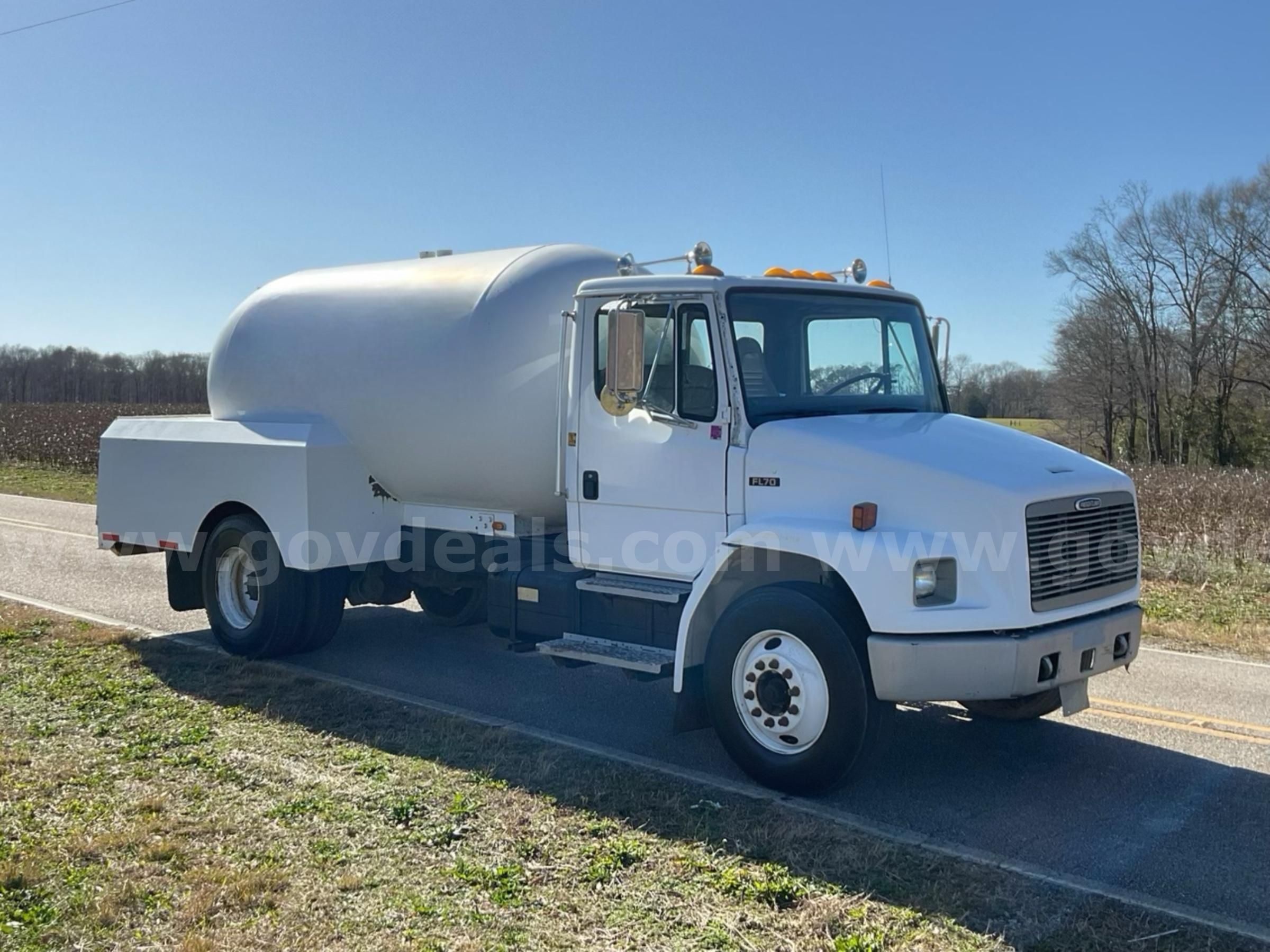 Photo of a 2000 Freightliner FL70