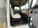 2001 Peterbilt 330 ( VIDEO ATTACHED)