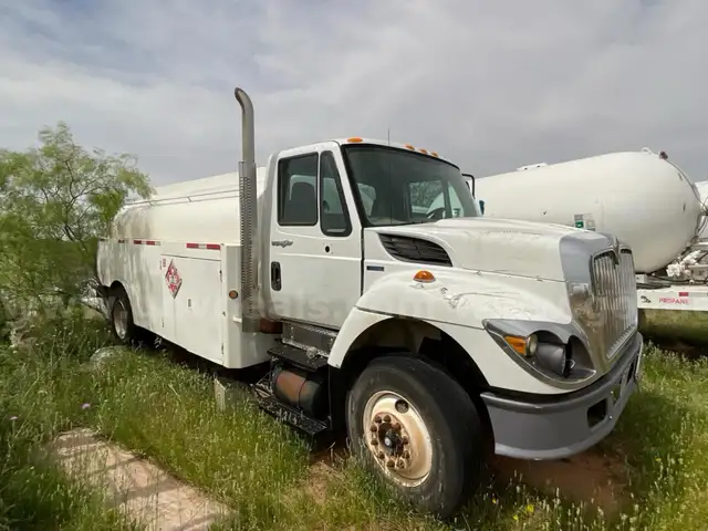 2011 International 7400 Fuel Tanker