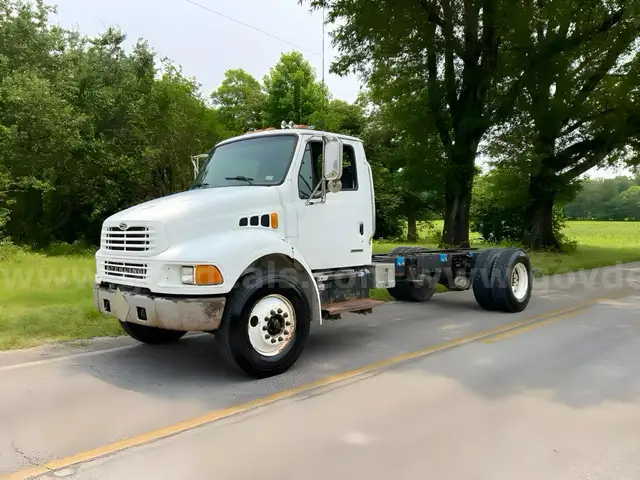 2002 Sterling M8500 Automatic (Video Attached)