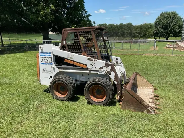 2000 Bobcat 763 with 709 Backhoe Attachment