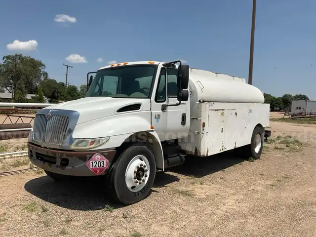2007 International 4300 Fuel Tanker ( Video attached)