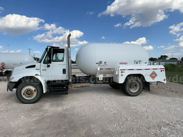 2005 International 4300 (DT466 Diesel)