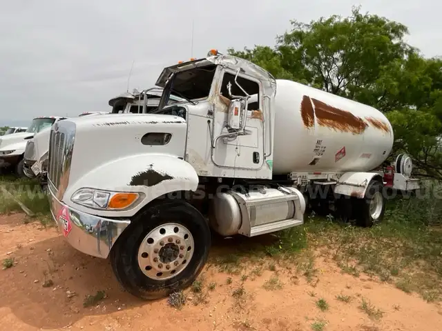 2007 Peterbilt 335