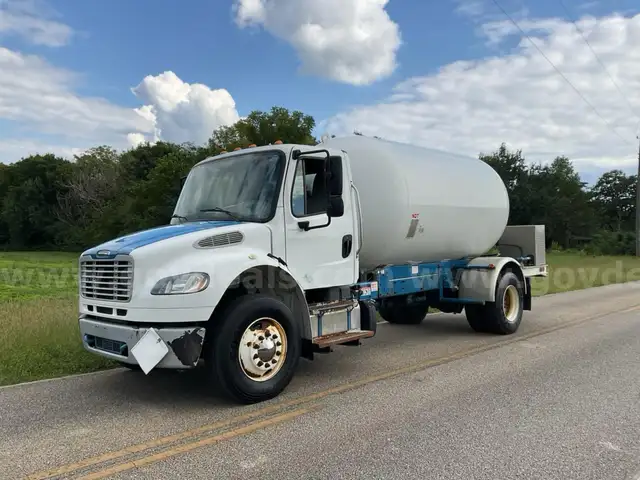2016 Freightliner M2 106 Medium Duty Cummins/ Automatic