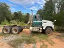 1997 Mack CH613