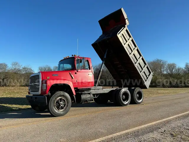 1988 Ford LT8000F Tandem Dump Truck