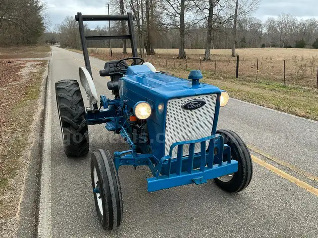 Ford 3000 Diesel Farm Tractor ( VIDEO ATTACHED)