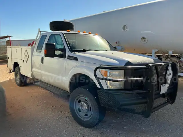 2012 Ford F-350 SD XL SuperCab Long Bed 4WD