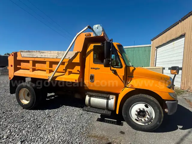 2013 International 4300 Dump Truck S/A 63k miles