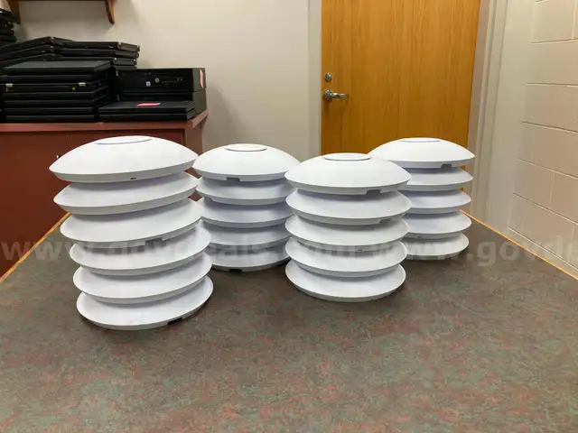Lot of 20 UniFi HD + Mounts