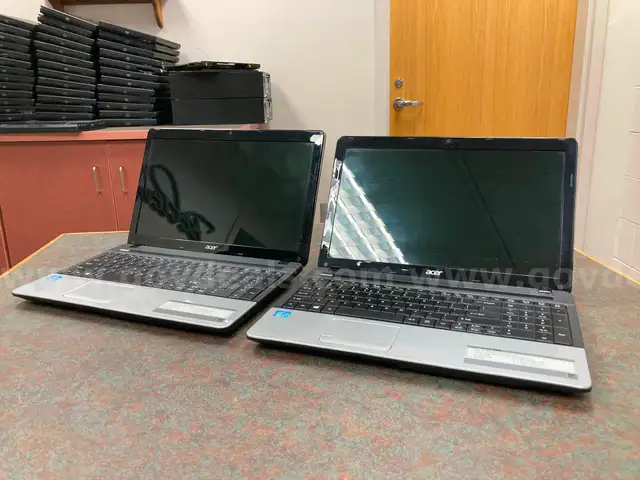 Lot of 2 Acer Aspire E1