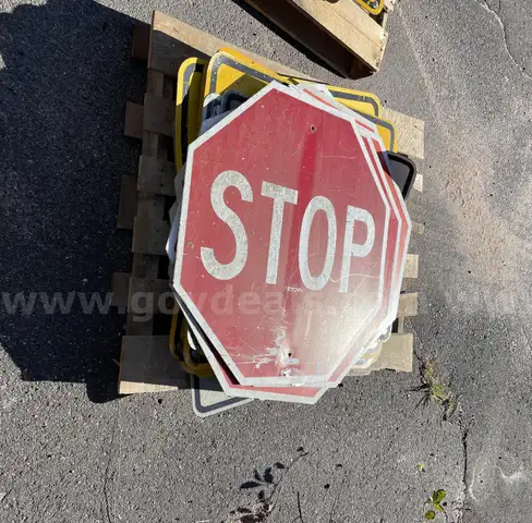 (30) mixed street signs Lot 3