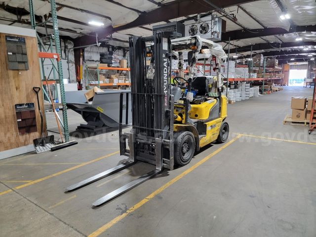 2015 Hyundai 25l-7a 5000 Lb Pneumatic Tire Forklift 