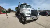 2014 Freightliner 114SD T/A Flatbed w/ Hiab XS 322 HIPRO Knuckle Boom
