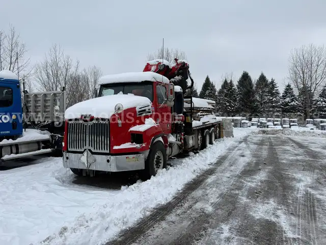 2016 Western Star 4700 6x4 Quad/A Flatbed Truck w/ Fassi F385A.2.26 Knuckle Boom