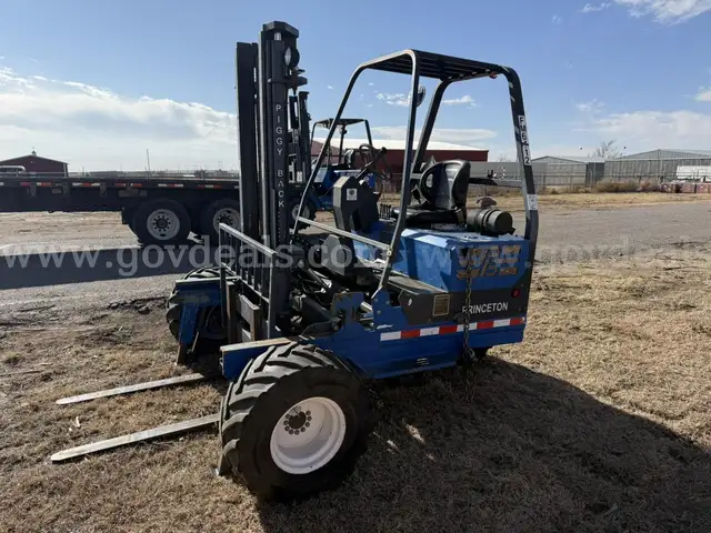 2011 Princeton PB50 3WD Truck Mounted Forklift