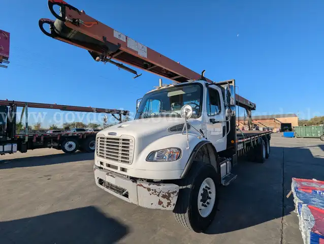 2015 Freightliner M2 106 T/A Flatbed Truck w/ FBR-6-40 Cleasby Conveyor