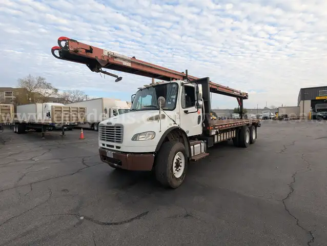 2014 Freightliner M2 106 T/A Flatbed w/Cleasby FBR-6-40 Roofing Conveyor