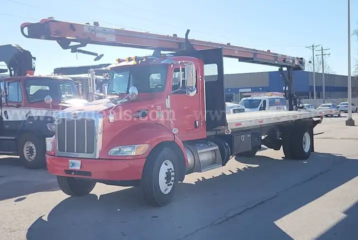2013 Peterbilt 337 S/A Flatbed Truck W/ Cleasby FBR-6-36 Roofing Conveyor
