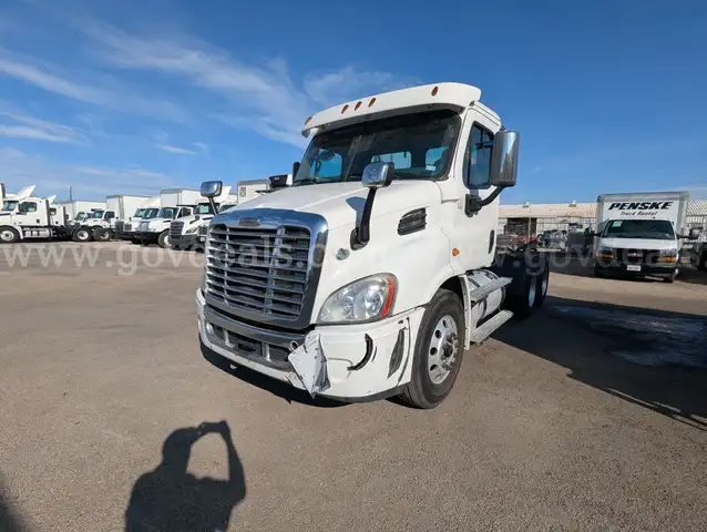 2017 Freightliner Cascadia 113 T/A Truck Tractor