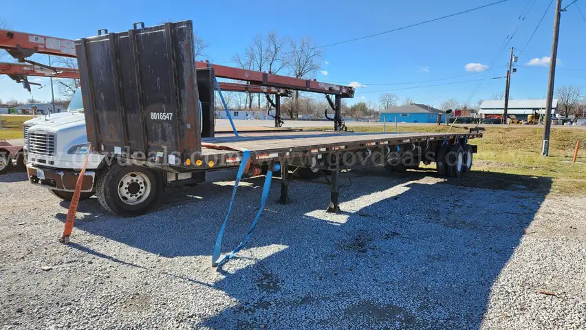 2004 Lufkin T/A Flatbed Trailer